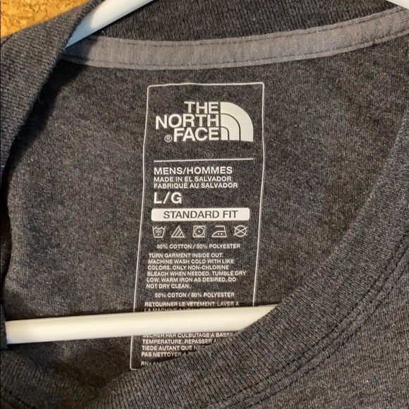 North Face Tee like new - Picture 4 of 4